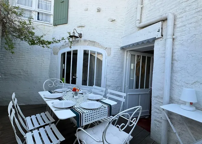 Charmante Maison De Village Typique Rhetaise 别墅